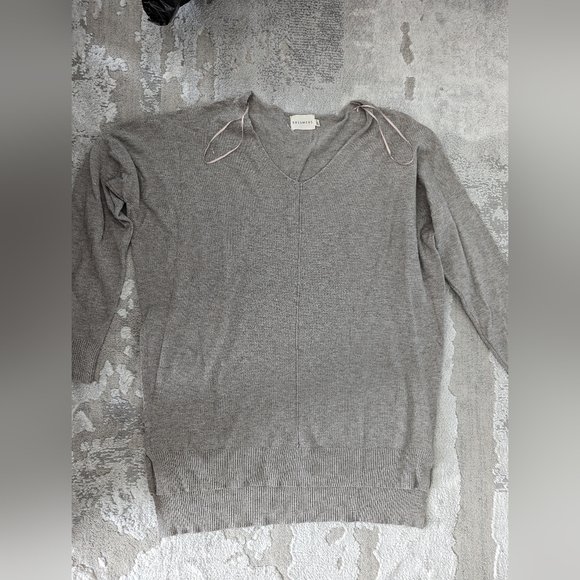 Cardigans and Sweaters - Picture 9 of 10